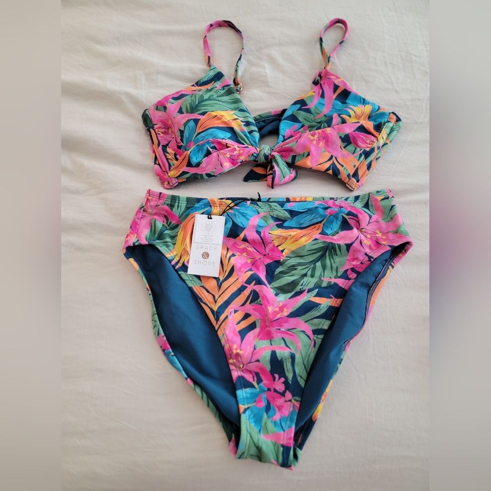 Shade & Shore 2pc Floral bikini/swimsuit. Sz MED. With Tags.